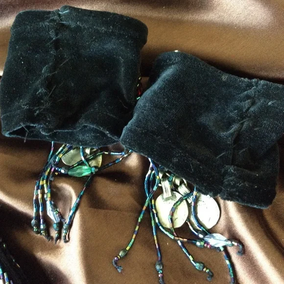 Tribaret Bella - 6 piece professional bellydance costume - Multi on Black Velvet - Picture 7 of 14